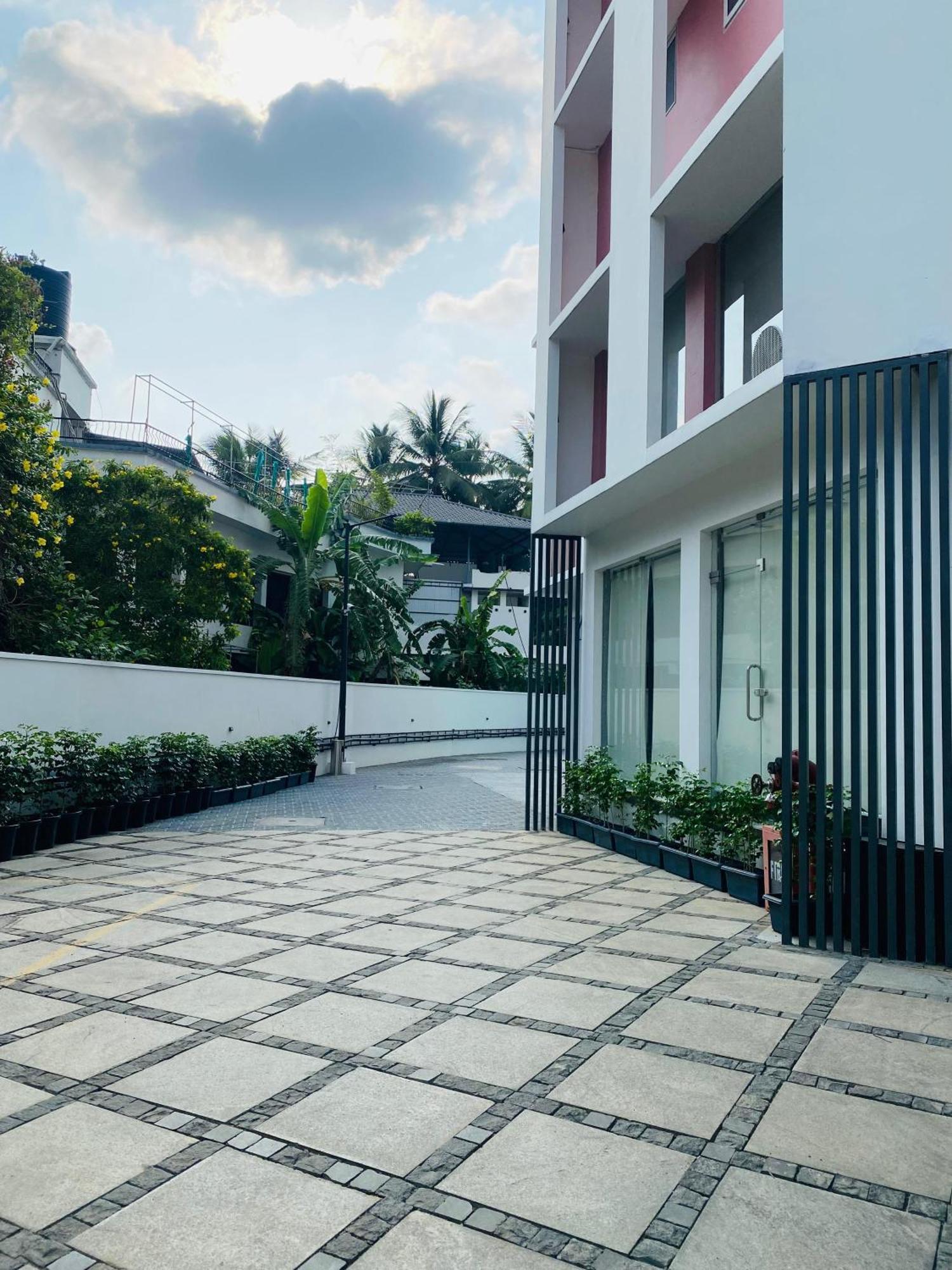 The Habitat Suites غوروفايور المظهر الخارجي الصورة
