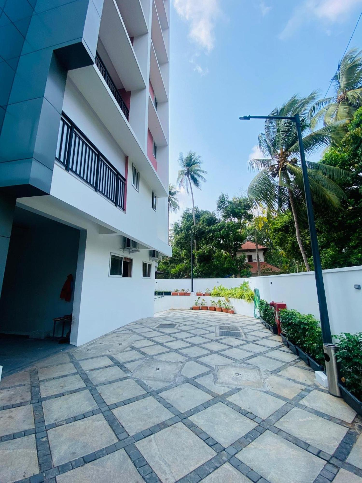 The Habitat Suites غوروفايور المظهر الخارجي الصورة