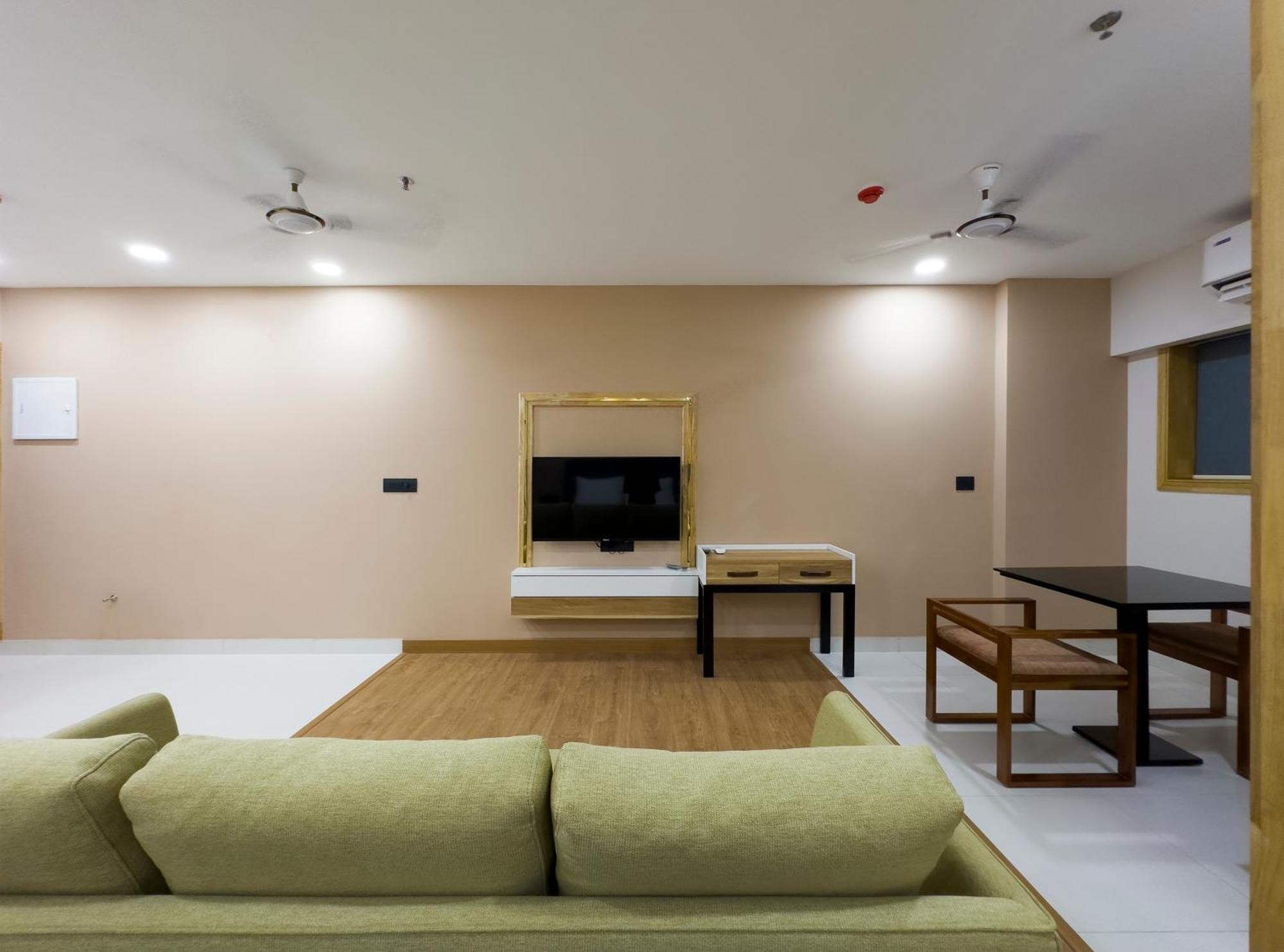 The Habitat Suites غوروفايور المظهر الخارجي الصورة