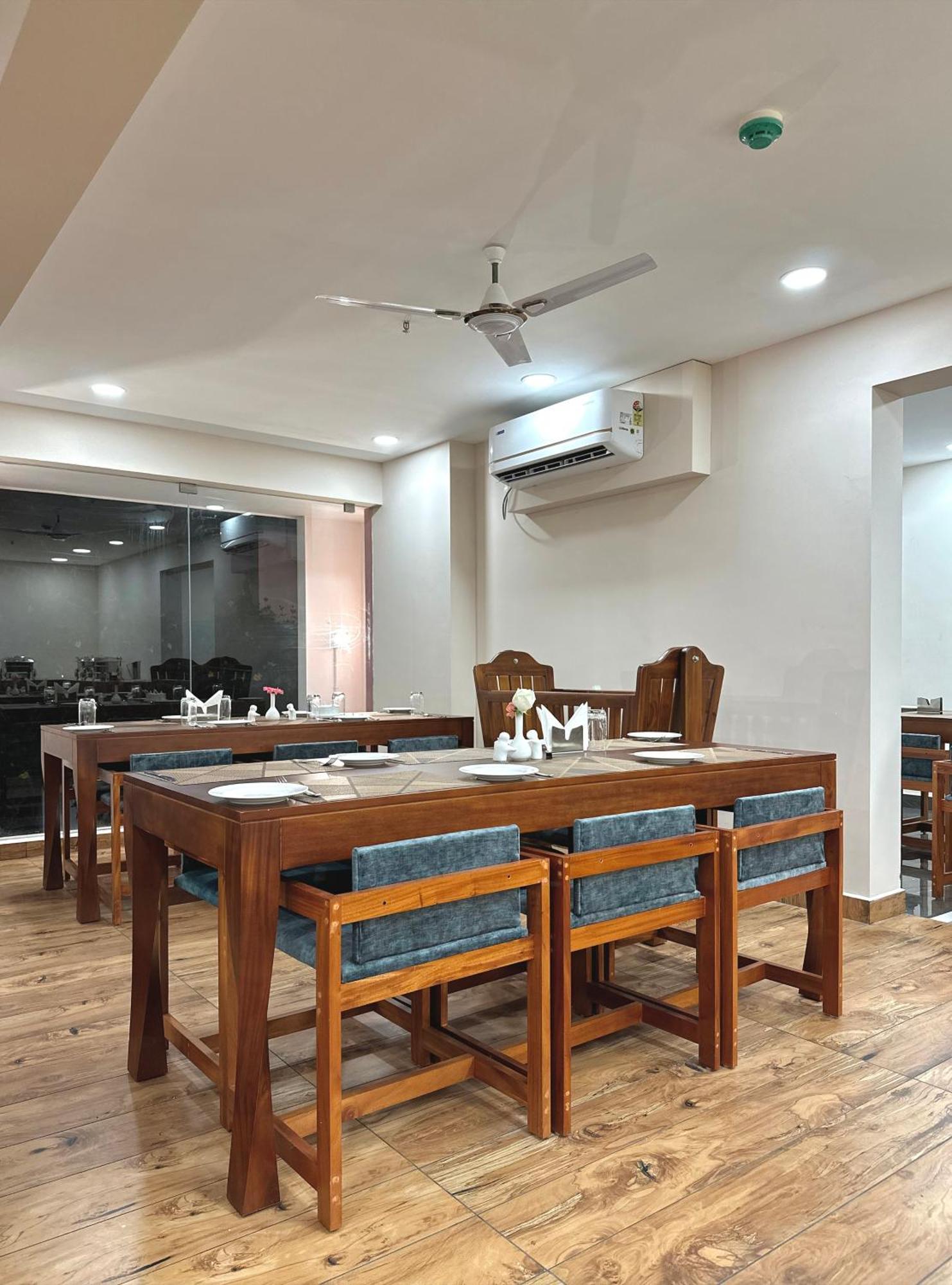 The Habitat Suites غوروفايور المظهر الخارجي الصورة