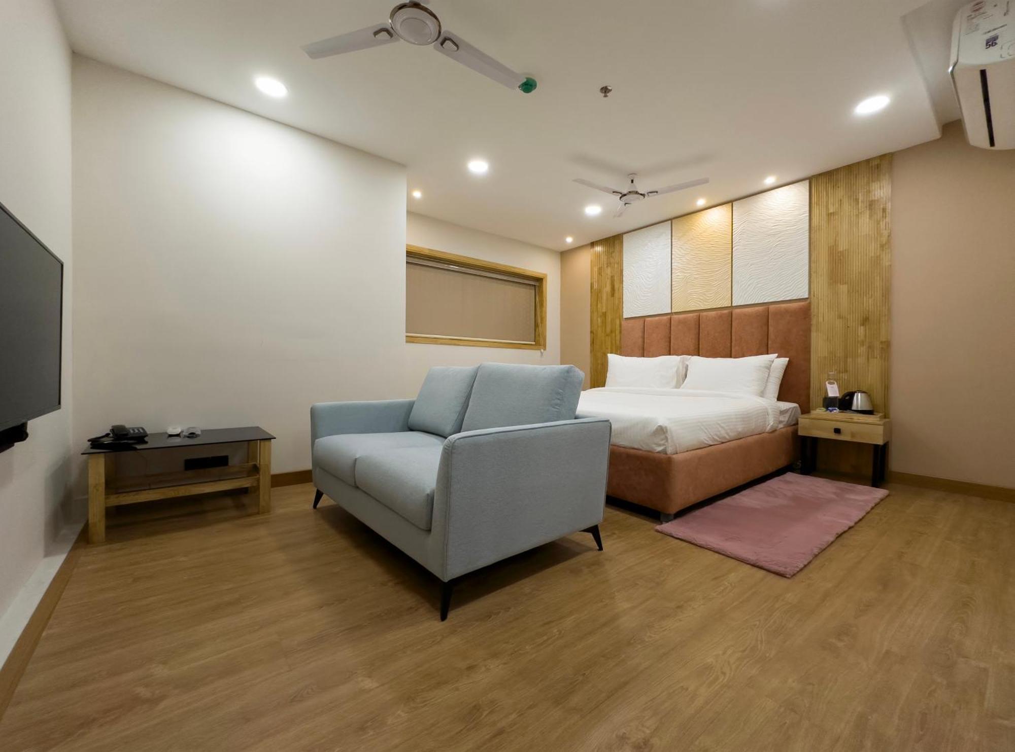 The Habitat Suites غوروفايور المظهر الخارجي الصورة