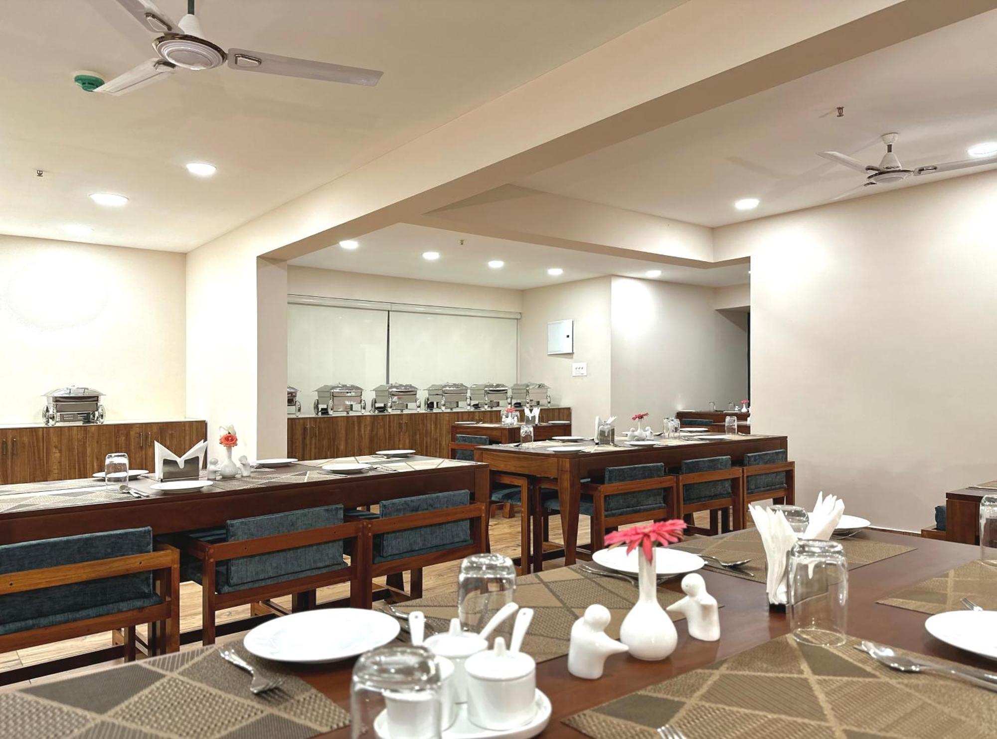 The Habitat Suites غوروفايور المظهر الخارجي الصورة