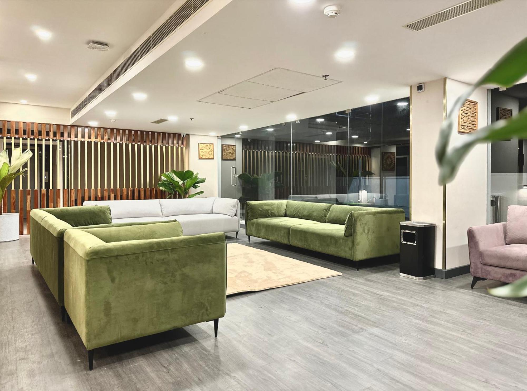 The Habitat Suites غوروفايور المظهر الخارجي الصورة