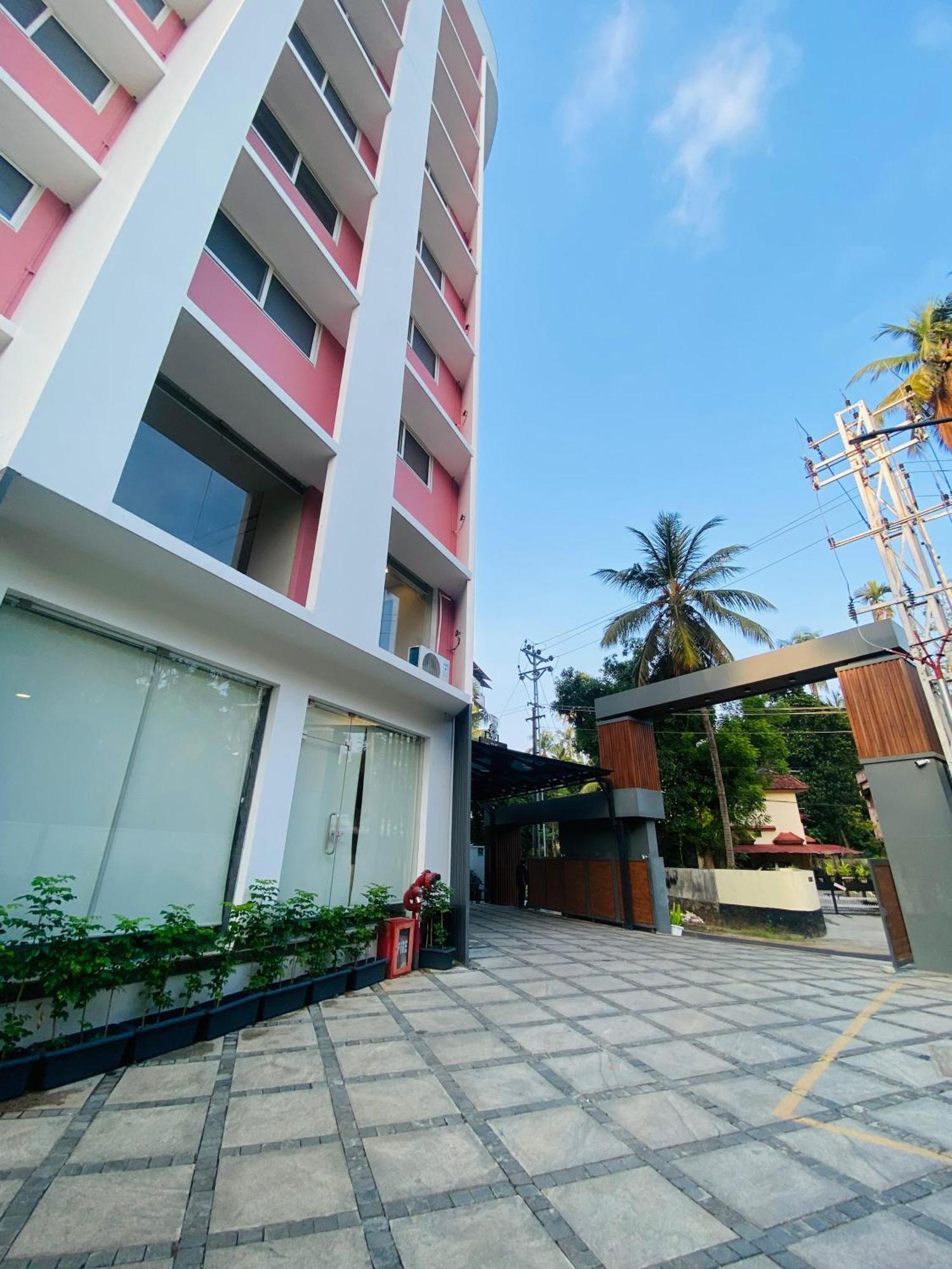 The Habitat Suites غوروفايور المظهر الخارجي الصورة